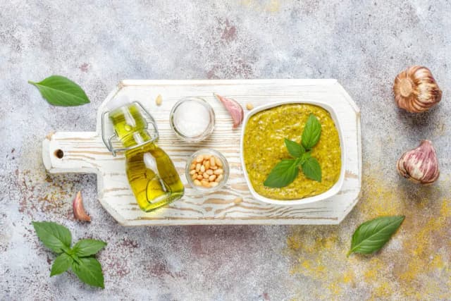 Jak przechowywać pesto z czosnku niedźwiedziego, aby uniknąć psucia się Jak przechowywać pesto z czosnku niedźwiedziego, aby uniknąć psucia się