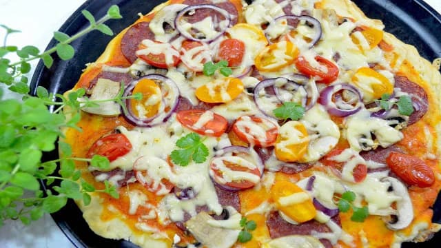 Jak zrobić pizzę bez drożdży - szybki przepis na pyszną pizzę Jak zrobić pizzę bez drożdży - szybki przepis na pyszną pizzę