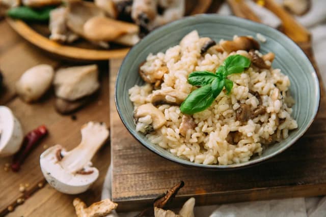 Jak długo gotować ryż do risotto, aby uzyskać idealną konsystencję?