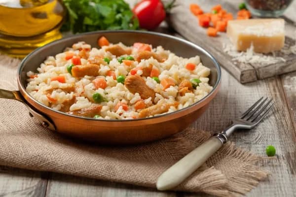 Jak zrobić risotto z kurczakiem - proste przepisy i najczęstsze błędy Jak zrobić risotto z kurczakiem - proste przepisy i najczęstsze błędy